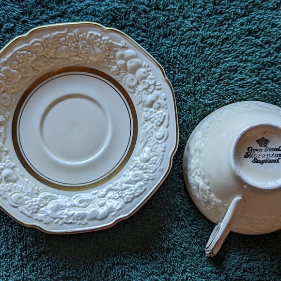 Vintage Crown Ducal Florentine Gold Band 2057  Flat Teacups – c 1950s/1960s - Picture 5 of 8